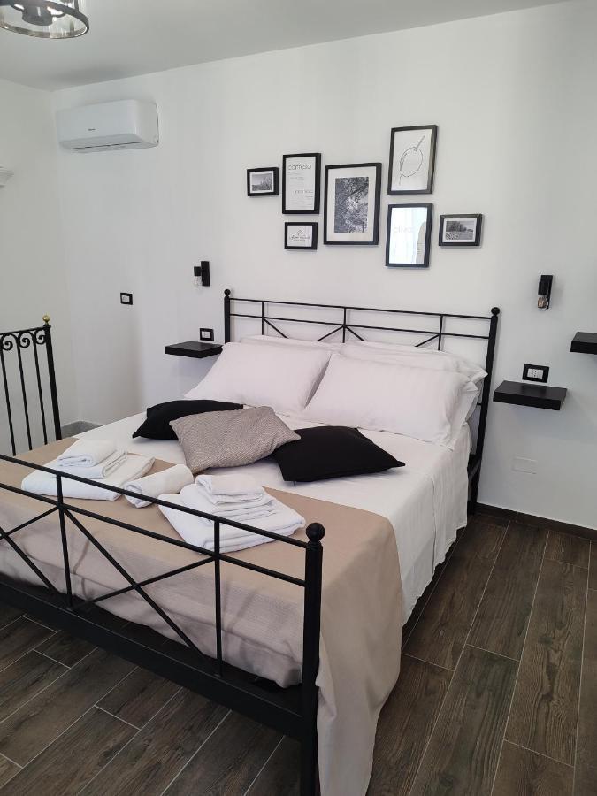 L'Oliva Contesa - La Nera Apartment Gaeta Bagian luar foto